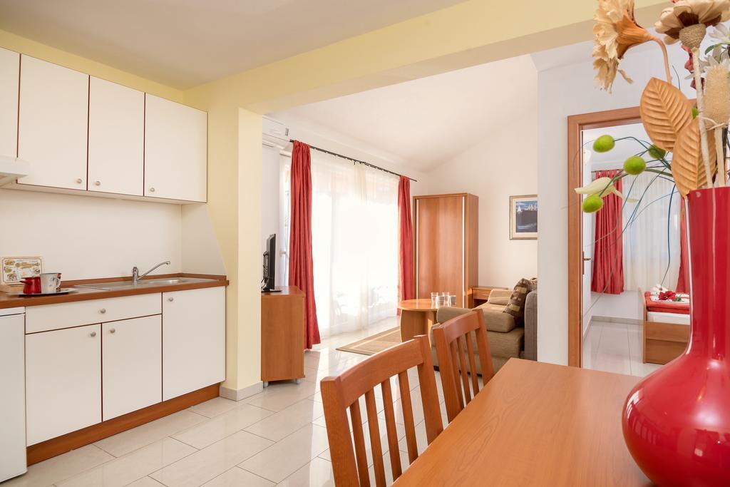 Apartments Vila Adrijana & Fitness Studio Wolf Башка-Вода Экстерьер фото