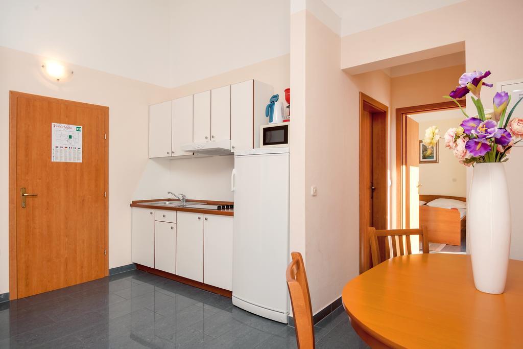 Apartments Vila Adrijana & Fitness Studio Wolf Башка-Вода Экстерьер фото