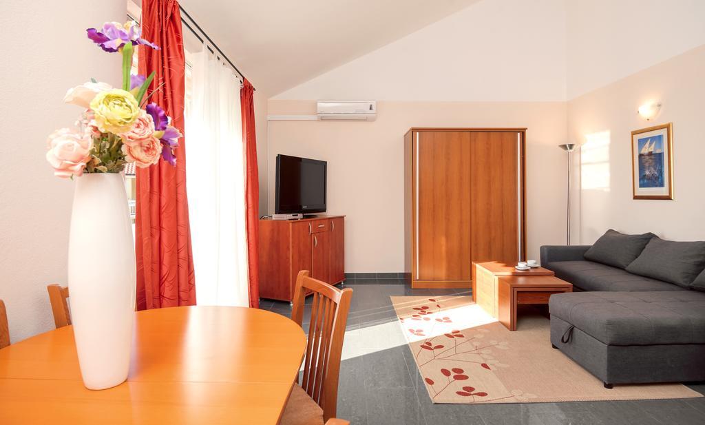 Apartments Vila Adrijana & Fitness Studio Wolf Башка-Вода Экстерьер фото