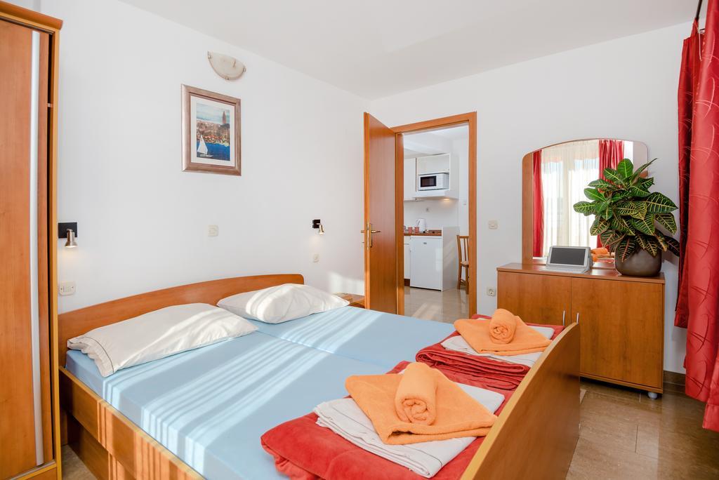 Apartments Vila Adrijana & Fitness Studio Wolf Башка-Вода Экстерьер фото