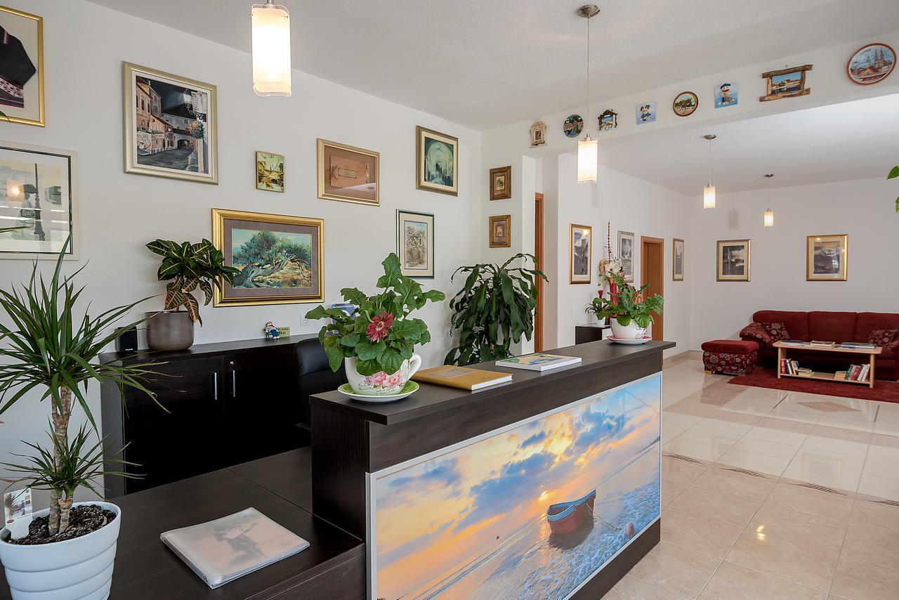 Apartments Vila Adrijana & Fitness Studio Wolf Башка-Вода Экстерьер фото
