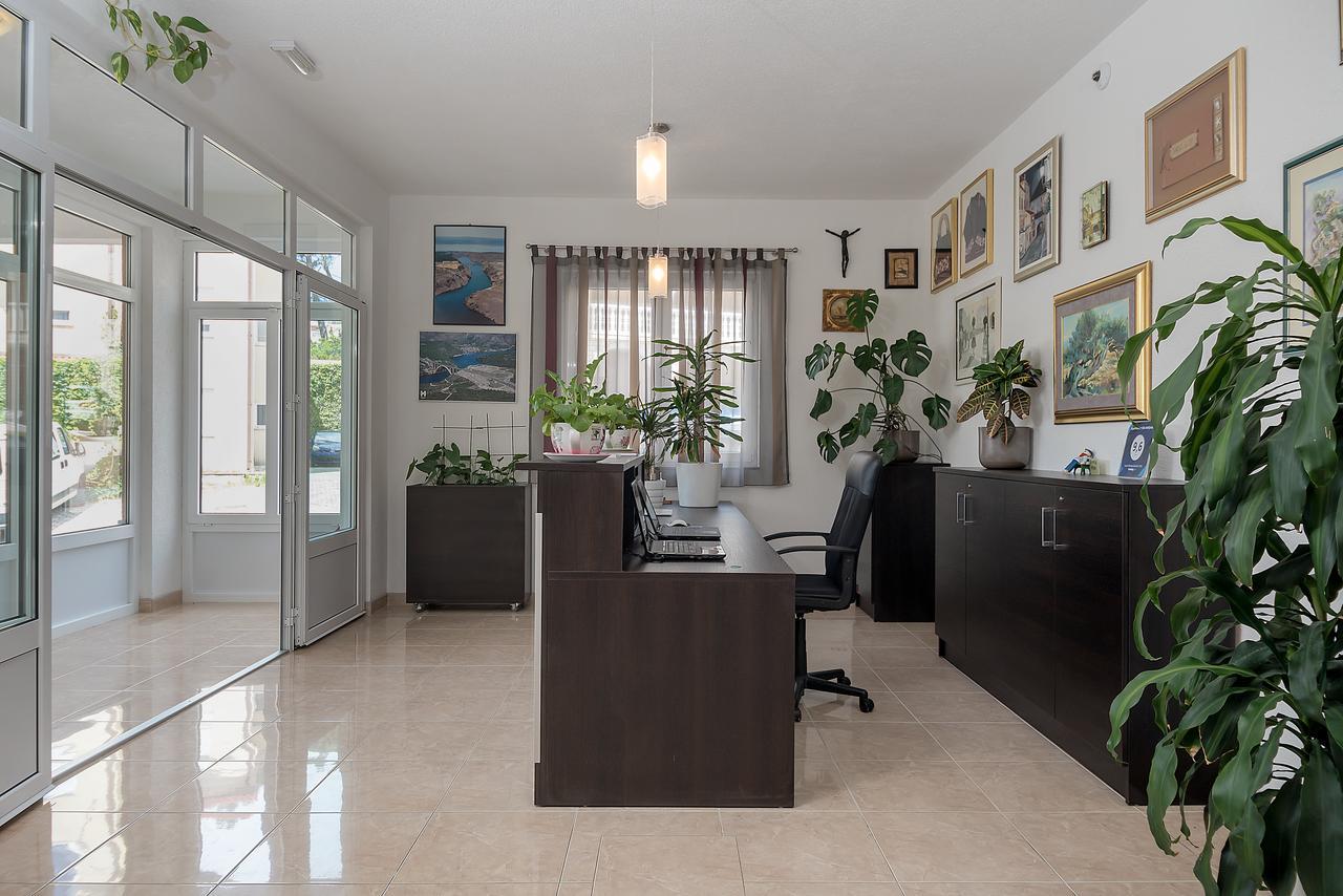 Apartments Vila Adrijana & Fitness Studio Wolf Башка-Вода Экстерьер фото