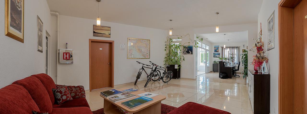 Apartments Vila Adrijana & Fitness Studio Wolf Башка-Вода Экстерьер фото